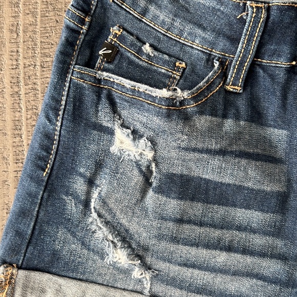 NWOT KanCan dark wash jean shorts, size 26 - Picture 2 of 8